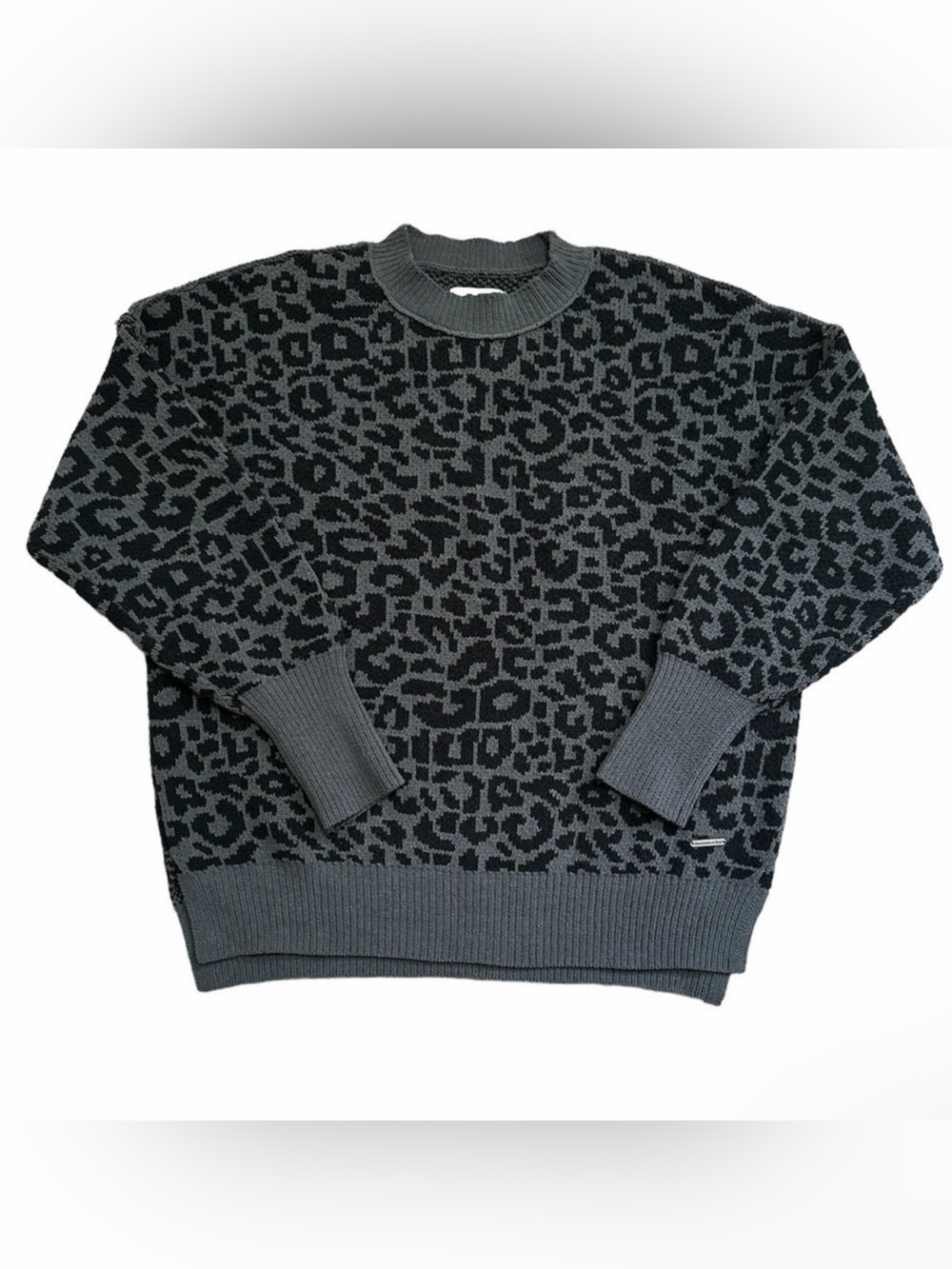 Abercrombie & Fitch Men's Charcoal and Black Leopard Crewneck Sweater